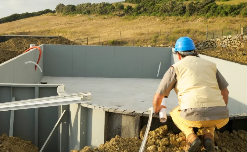 Assurance décennale pour constructeurs de piscine Lyon