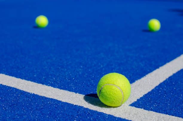 Construction d'un terrain de tennis à Saint-Raphaël