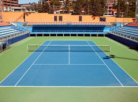 Construction d'un court de tennis à Cannes