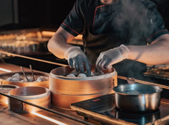 découvrez l'art de la cuisson sous-vide : une méthode précise et savoureuse pour des plats délicieusement tendres, tout en préservant les nutriments. idéal pour les chefs amateurs et professionnels, plongez dans l'univers de la gastronomie moderne!