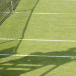 Quand faut-il refaire la surface après la construction d’un court de tennis à Cannes ?