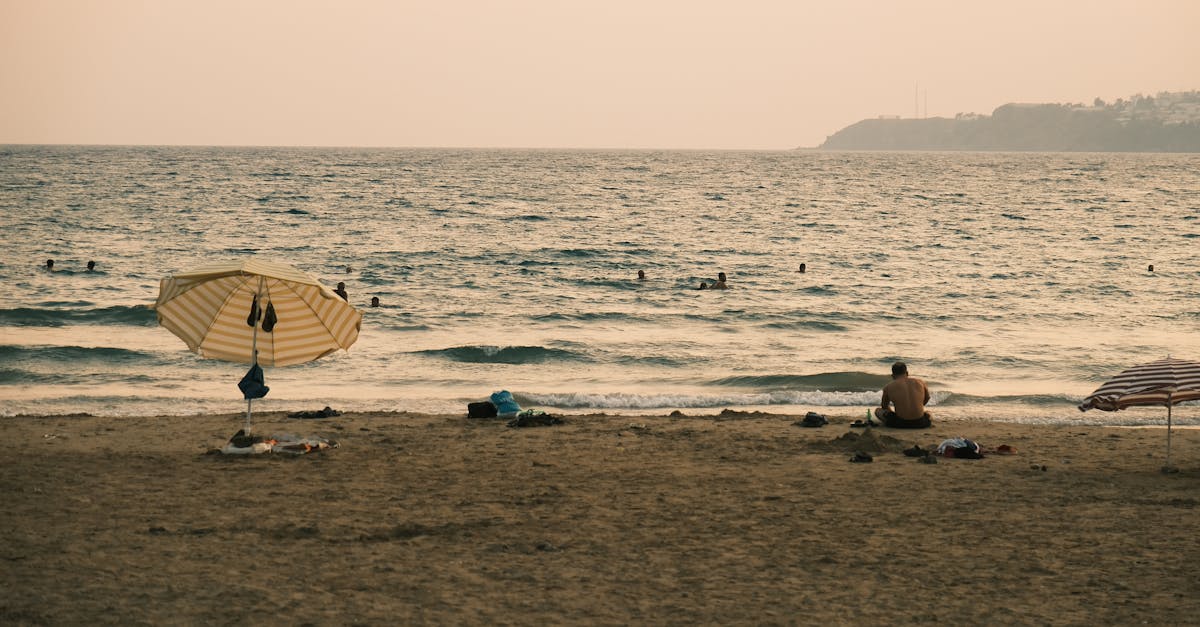 découvrez notre collection de serviettes de plage élégantes et absorbantes, conçues pour vous accompagner lors de vos journées ensoleillées au bord de l'eau. profitez de confort et de style avec nos modèles variés, parfaits pour la plage, la piscine ou un pique-nique.