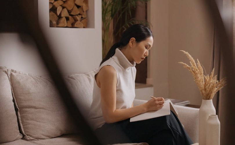 découvrez notre collection de vases décoratifs, parfaits pour ajouter une touche d'élégance à votre intérieur. que vous recherchiez un style moderne, classique ou artistique, nos vases sublimeront votre décoration et mettront en valeur vos fleurs et plantes.