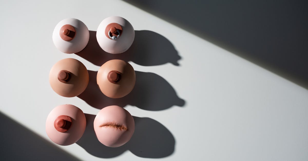 découvrez l'univers des faux piercings ! idéaux pour évoluer sans engagement, nos accessoires imitent à la perfection un look audacieux. pour changer de style en un clin d'œil, explorez notre collection tendance d'oreilles, nez et lèvres. transformez votre apparence sans douleur ni compromis.