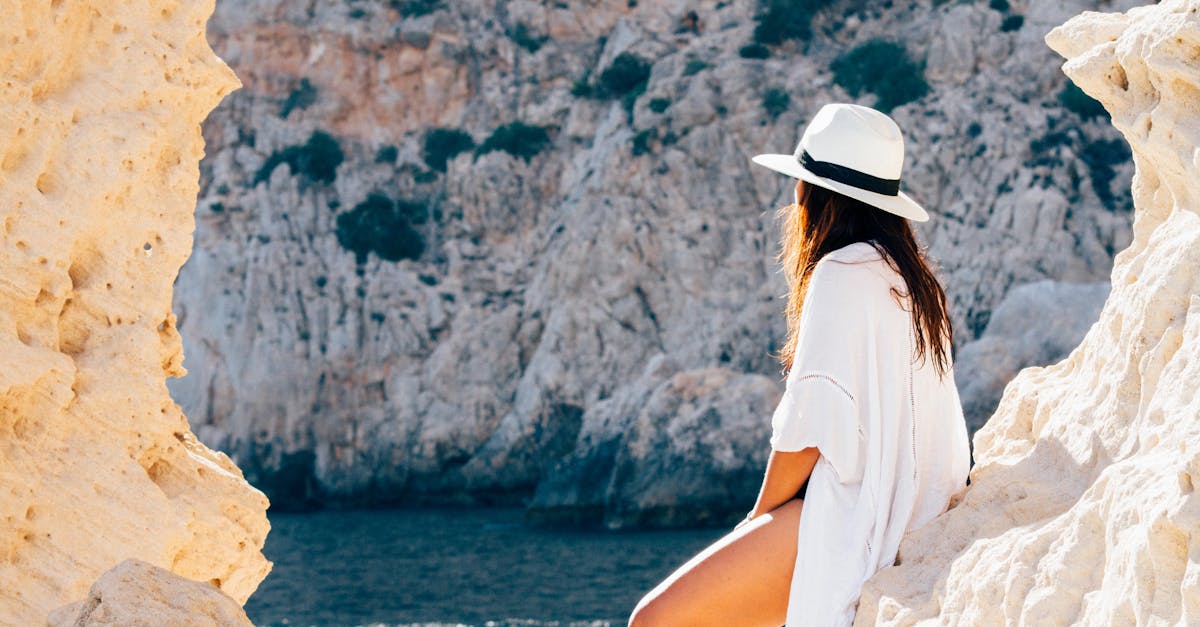 découvrez notre sélection de chapeaux tendance, alliant style et confort pour toutes les occasions. que vous recherchiez un accessoire pour l'été ou un couvre-chef pour l'hiver, trouvez le modèle parfait qui complétera votre tenue.