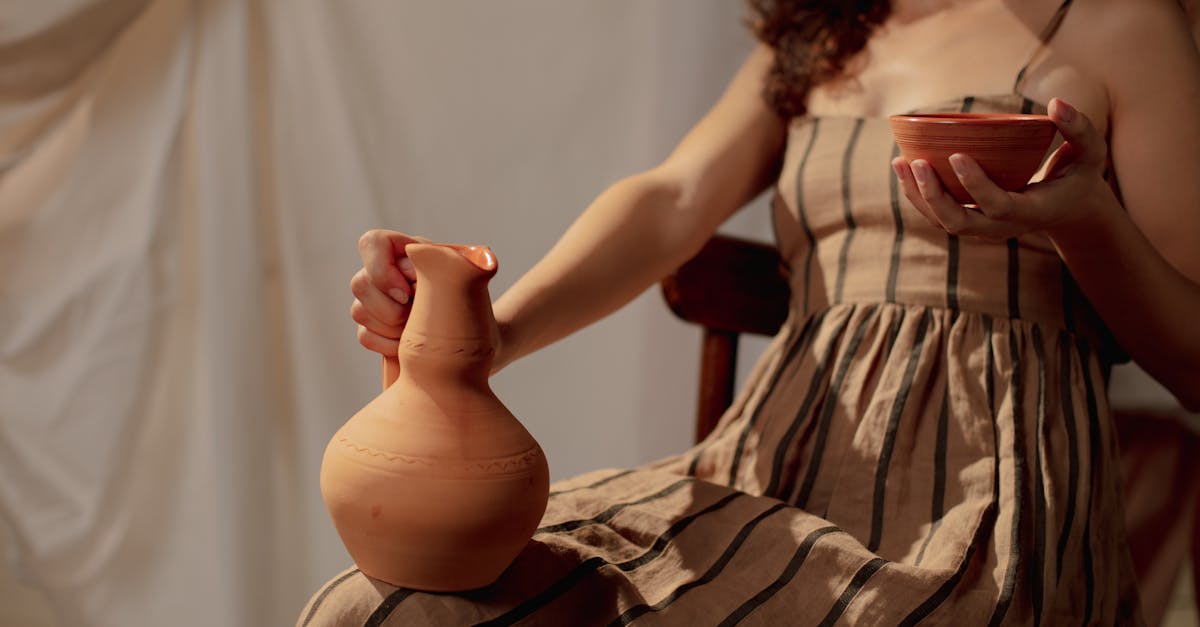 découvrez notre collection de robes en terracotta, alliant élégance et confort. parfaites pour toutes les occasions, ces robes mettent en valeur votre silhouette tout en apportant une touche tendance à votre garde-robe.