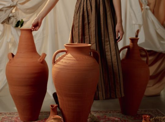 découvrez notre collection de robes en terracotta, alliant élégance et confort. parfaites pour toutes les occasions, ces robes chaleureuses apportent une touche de style unique à votre garde-robe. explorez les dernières tendances en matière de mode avec nos pièces incontournables.