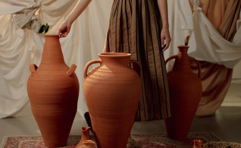 découvrez notre collection de robes en terracotta, alliant élégance et confort. parfaites pour toutes les occasions, ces robes chaleureuses apportent une touche de style unique à votre garde-robe. explorez les dernières tendances en matière de mode avec nos pièces incontournables.