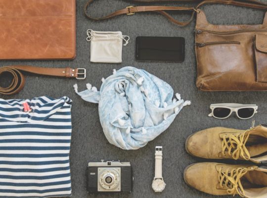 découvrez notre large sélection d'accessoires tendance pour compléter tous vos looks : sacs, bijoux, ceintures et bien plus. trouvez l'accessoire parfait pour chaque occasion !