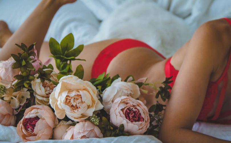 découvrez notre sélection de lingerie raffinée alliant confort, élégance et séduction. profitez de collections variées pour sublimer votre silhouette et vous sentir belle au quotidien.