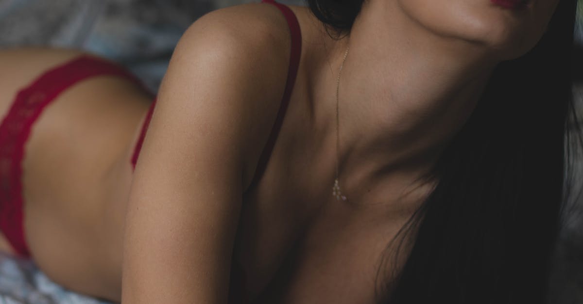 découvrez notre sélection de lingerie élégante et confortable, alliant raffinement et qualité pour sublimer votre silhouette au quotidien. trouvez la pièce idéale adaptée à toutes les envies et occasions.