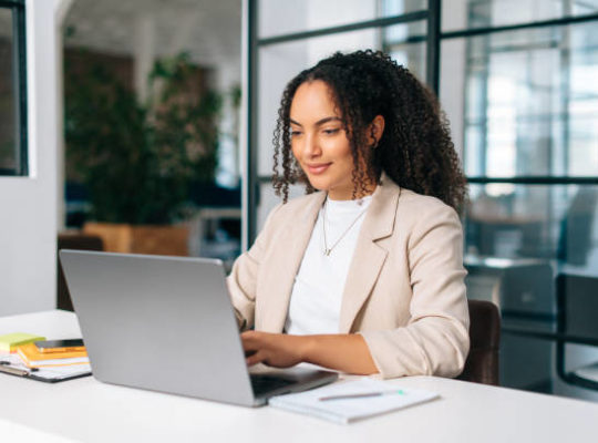 À Paris, la concurrence entre artisans est forte et la première impression se joue en ligne. Ainsi, un Site Internet Artisan Paris