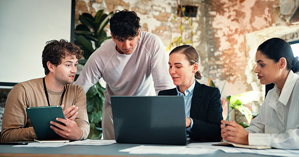 Le premier indicateur clé de performance (KPI) pour un Site Internet Artisan Paris est le trafic global. En effet, connaître le nombre