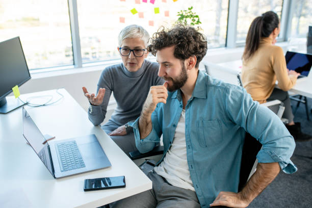 Créer un Site Internet Artisan Paris sans stratégie claire constitue l’erreur la plus répandue. En effet, beaucoup d’artisans