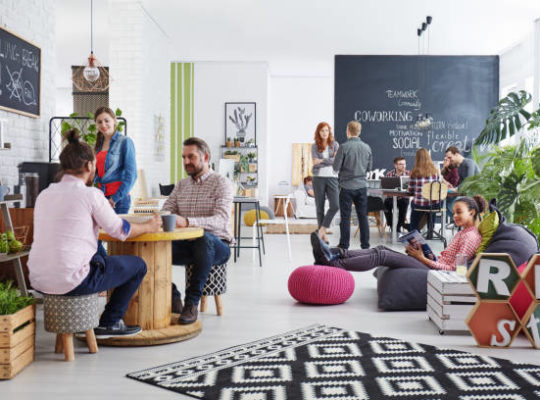 Pour un Site Internet Artisan Paris, cela signifie que le client peut appeler en un clic, demander un devis ou consulter