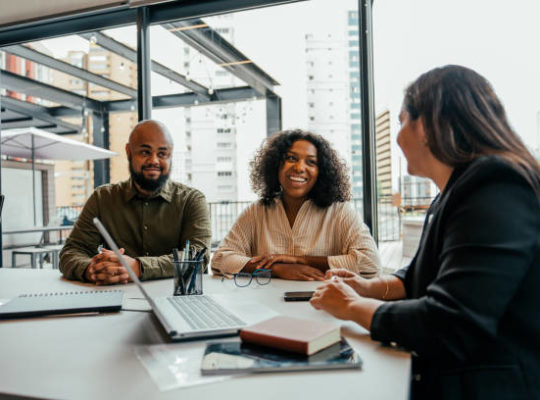 Une Vidéo entreprise Lyon bien conçue peut donc transformer un simple visiteur en prospect intéressé. Par ailleurs, l’optimisation