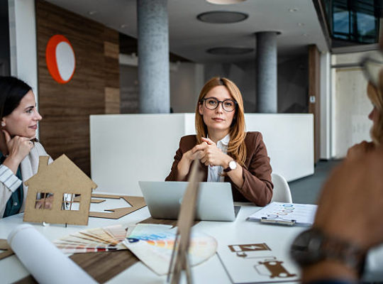 Une Vidéo entreprise Lyon bien conçue doit favoriser la notoriété locale, renforcer l’image de marque et générer des interactions