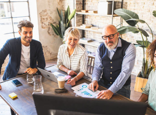 Dans un contexte professionnel, la Vidéo entreprise Lyon doit transmettre rapidement l’identité, les valeurs et le message commercial