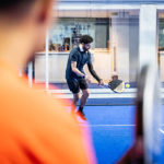 À quelle distance des maisons voisines peut-on installer un terrain de padel ?