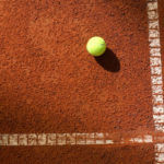 Quels matériaux utiliser pour une construction court de tennis en terre battue à Paris ?