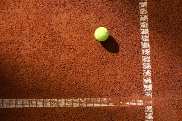construction court de tennis en terre battue à Paris
