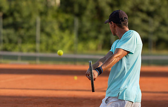 construction court de tennis en terre battue à Mougins